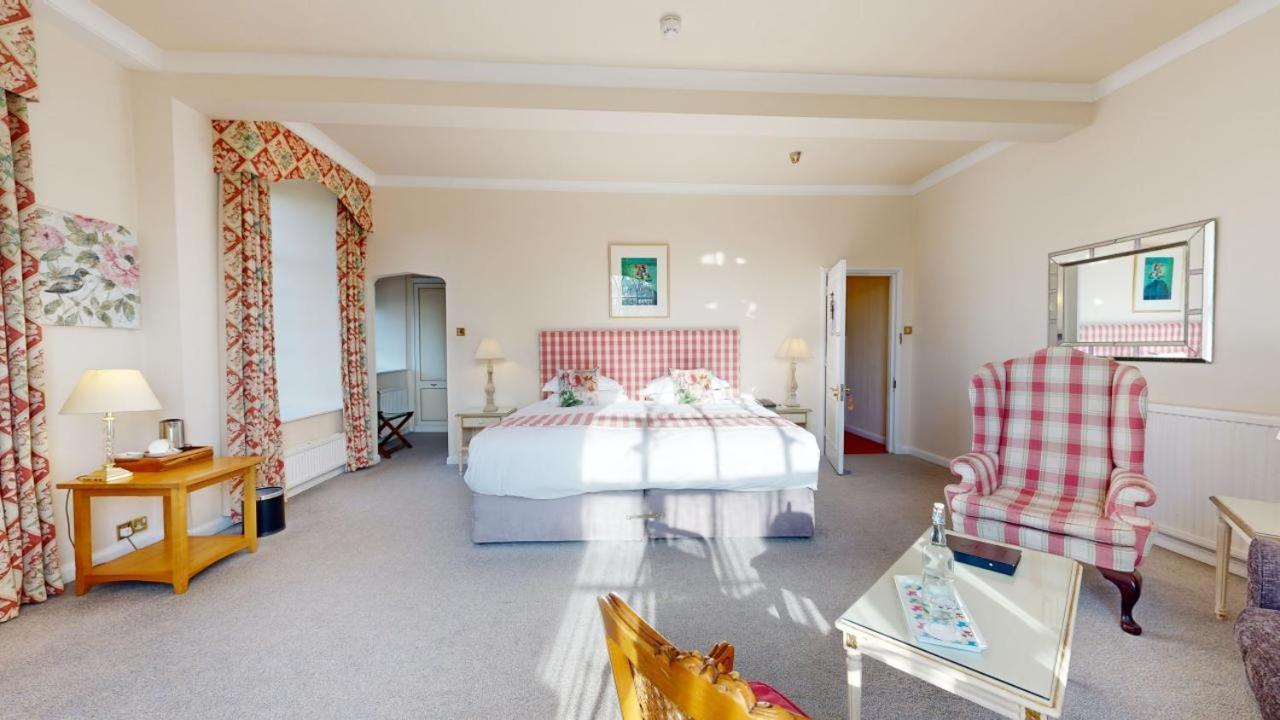 Castle Hotel Тонтън Екстериор снимка
